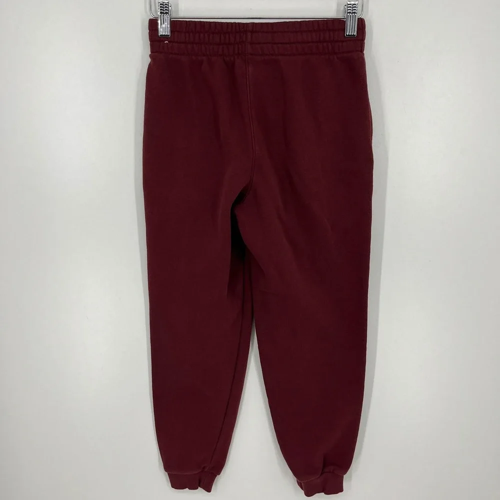 Nike Kids Maroon Fleece Jogger Sweatpants Large Vertical Logo Graphic Burgundy